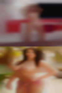 SC showing web their pussy.